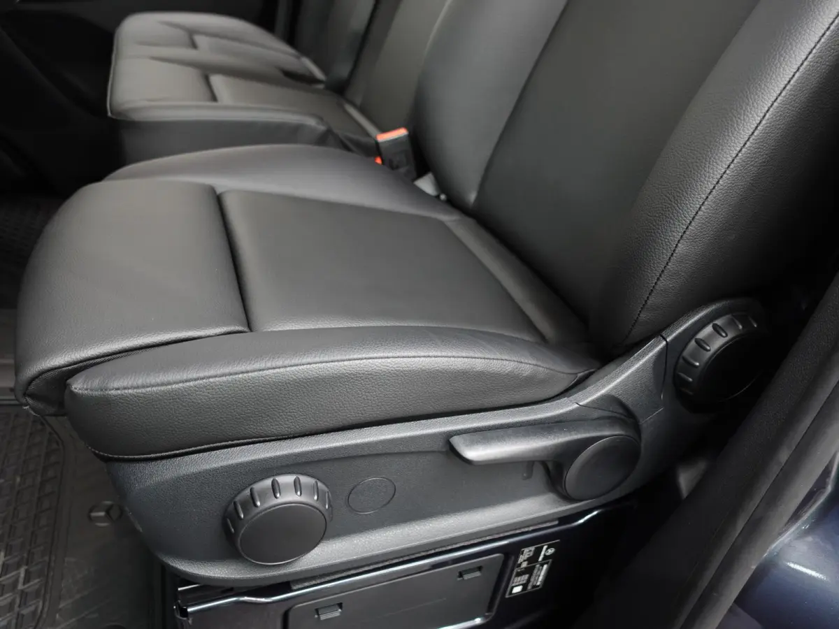 315 L3H2 Automaat Trekhaak Airco Adaptive Cruise Control Parkeersensoren Camera Leder