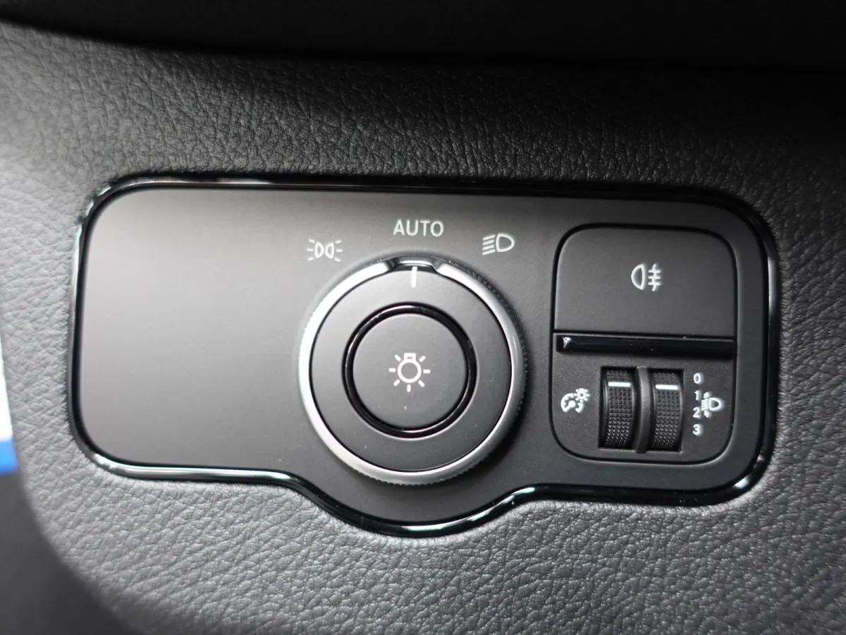 315 L3H2 Automaat Trekhaak Airco Adaptive Cruise Control Parkeersensoren Camera Leder