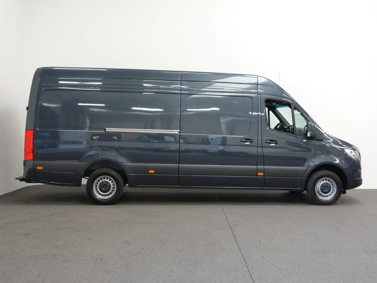 315 L3H2 Automaat Trekhaak Airco Adaptive Cruise Control Parkeersensoren Camera Leder