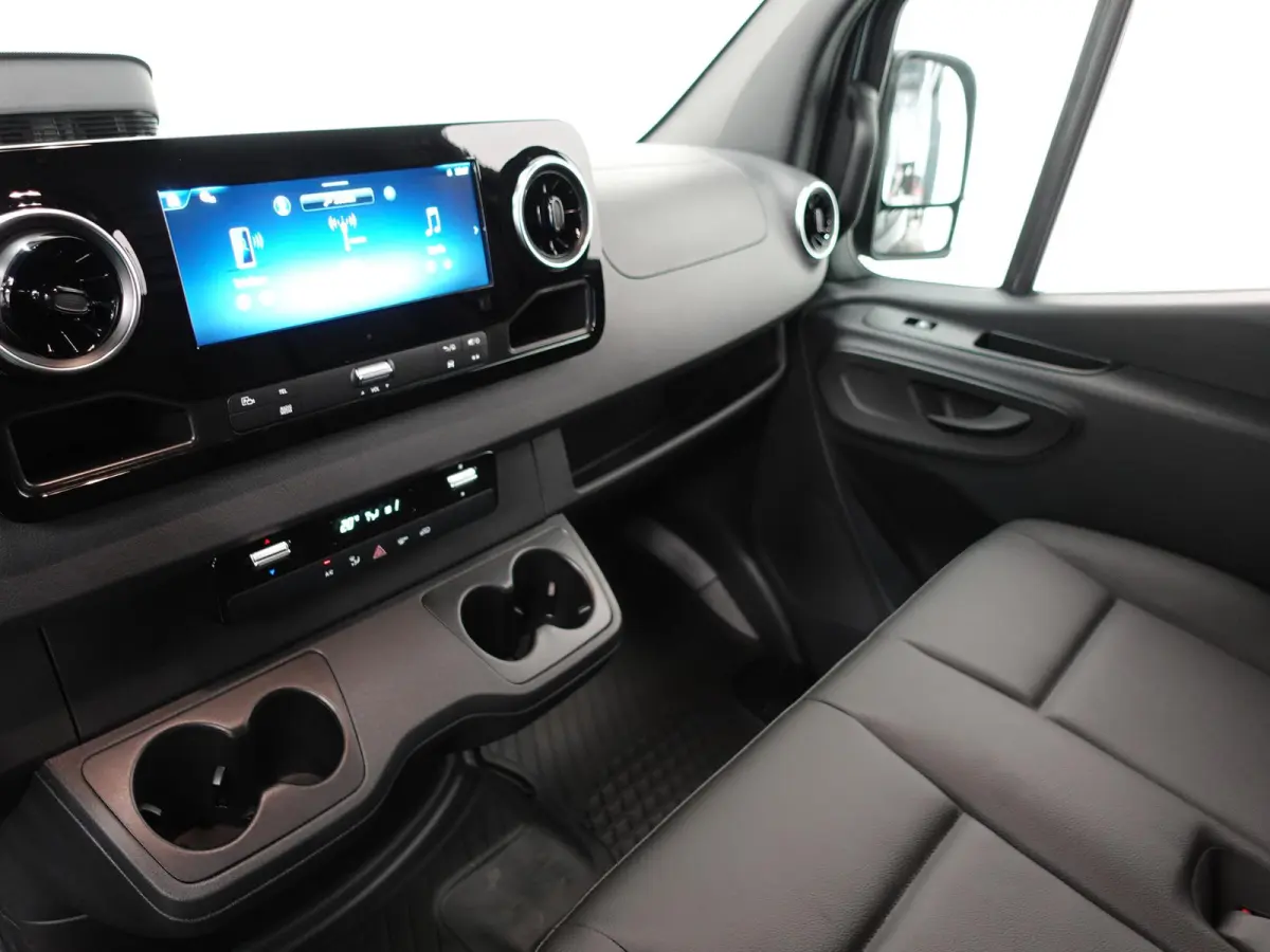 315 L3H2 Automaat Trekhaak Airco Adaptive Cruise Control Parkeersensoren Camera Leder