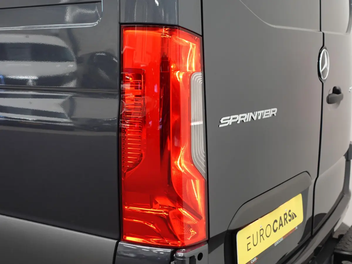 315 L3H2 Automaat Trekhaak Airco Adaptive Cruise Control Parkeersensoren Camera Leder