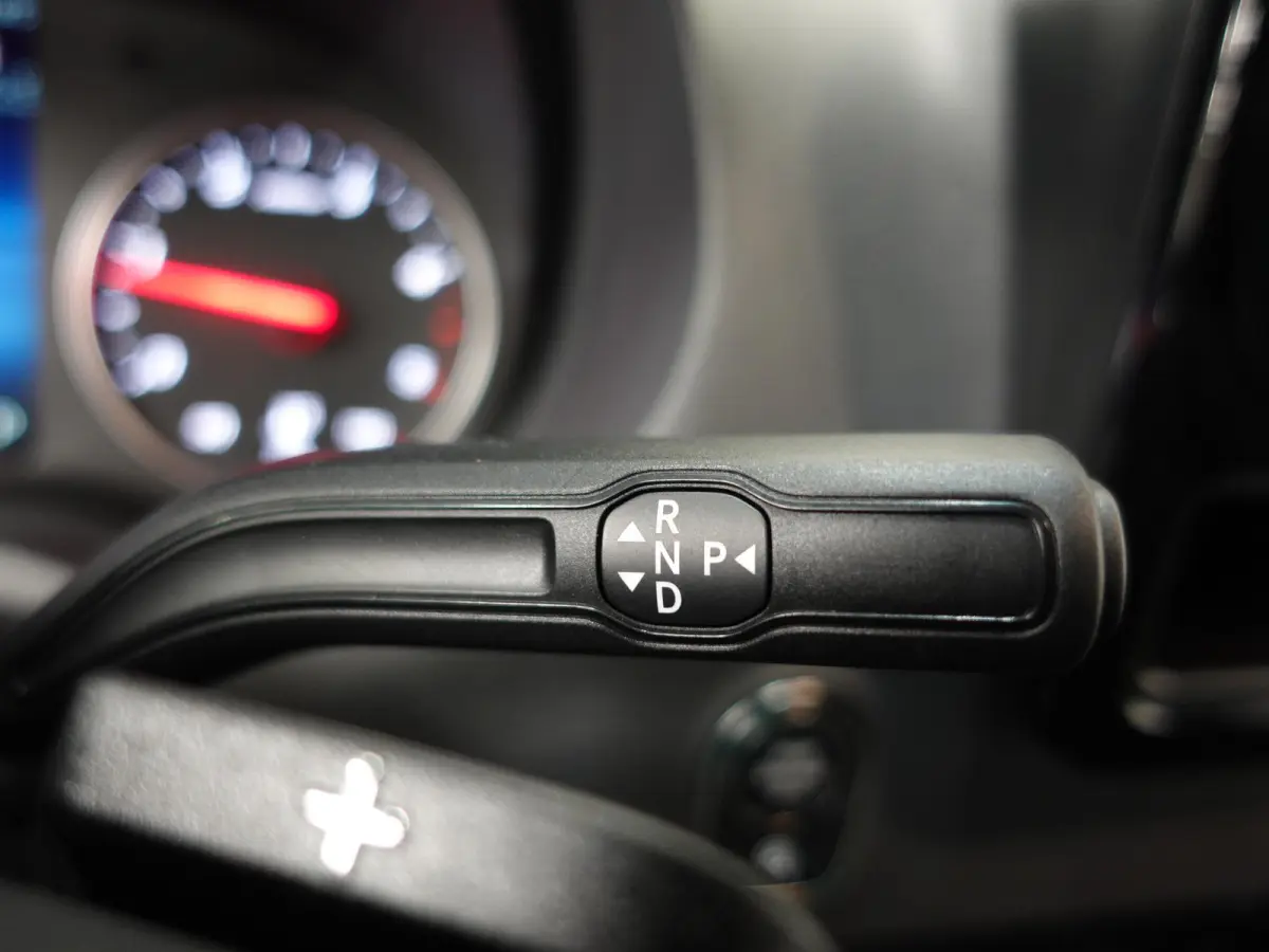 315 L3H2 Automaat Trekhaak Airco Adaptive Cruise Control Parkeersensoren Camera Leder