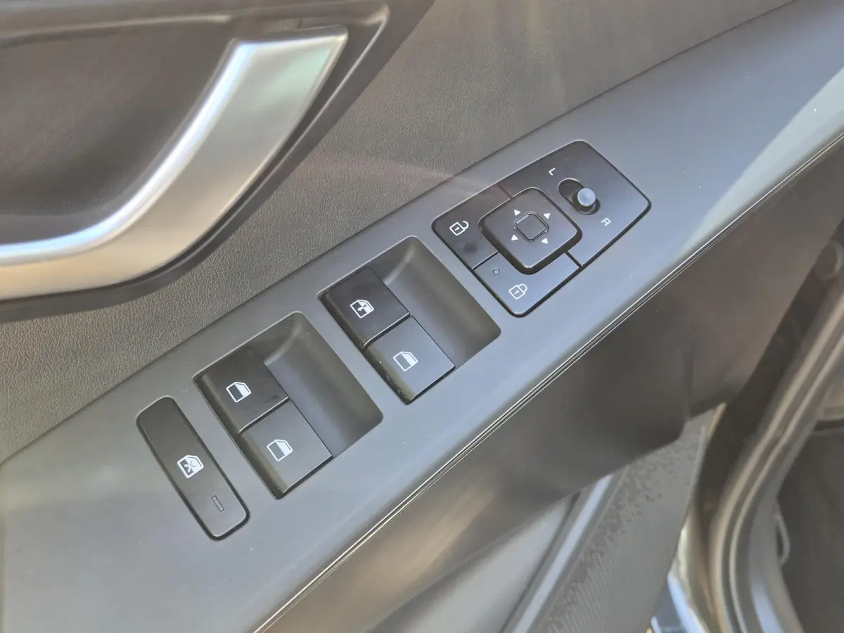 1.6 GDi PHEV DynamicLine | PDC + Camera |Climate control | Stoel/ Stuurverwarming | Apple Carplay/Android Auto | LM velgen |