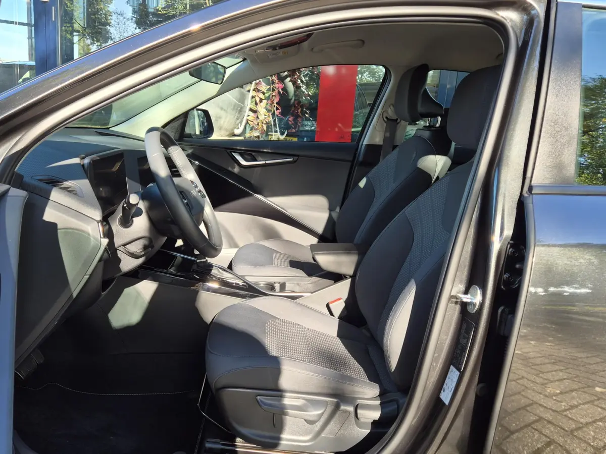 1.6 GDi PHEV DynamicLine | PDC + Camera |Climate control | Stoel/ Stuurverwarming | Apple Carplay/Android Auto | LM velgen |