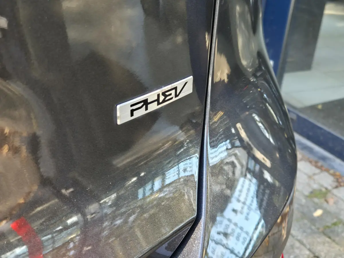 1.6 GDi PHEV DynamicLine | PDC + Camera |Climate control | Stoel/ Stuurverwarming | Apple Carplay/Android Auto | LM velgen |