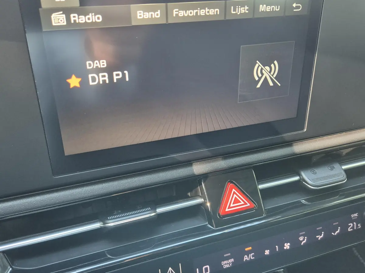 1.6 GDi PHEV DynamicLine | PDC + Camera |Climate control | Stoel/ Stuurverwarming | Apple Carplay/Android Auto | LM velgen |