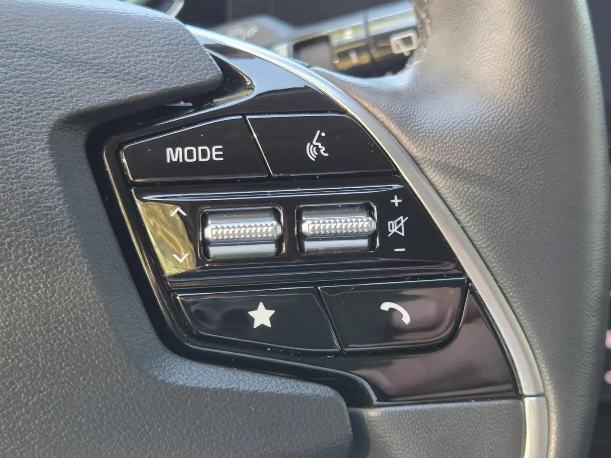1.6 GDi PHEV DynamicLine | PDC + Camera |Climate control | Stoel/ Stuurverwarming | Apple Carplay/Android Auto | LM velgen |