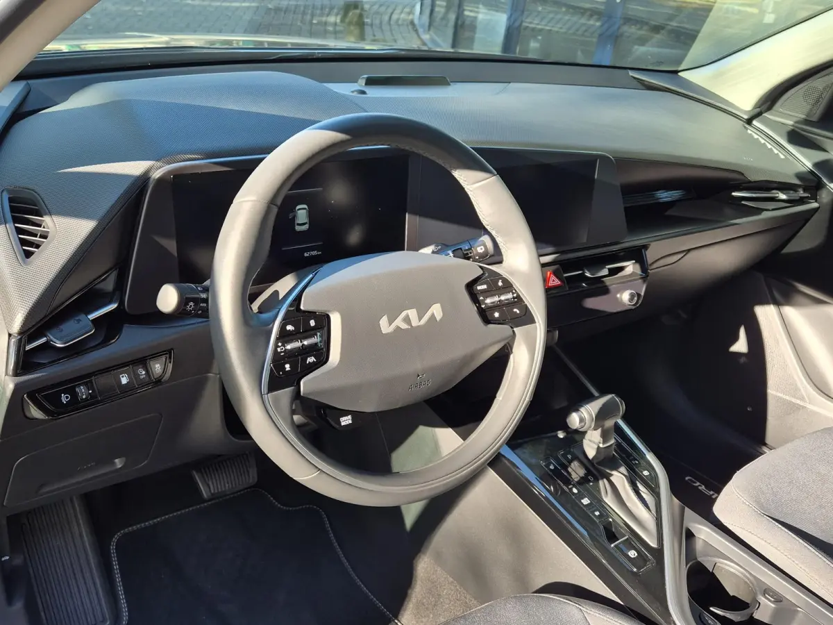 1.6 GDi PHEV DynamicLine | PDC + Camera |Climate control | Stoel/ Stuurverwarming | Apple Carplay/Android Auto | LM velgen |