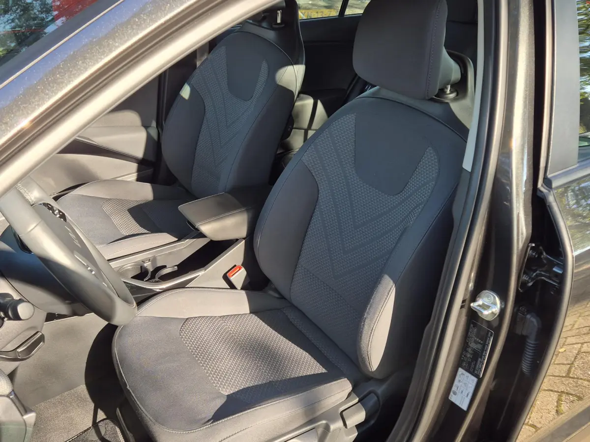 1.6 GDi PHEV DynamicLine | PDC + Camera |Climate control | Stoel/ Stuurverwarming | Apple Carplay/Android Auto | LM velgen |