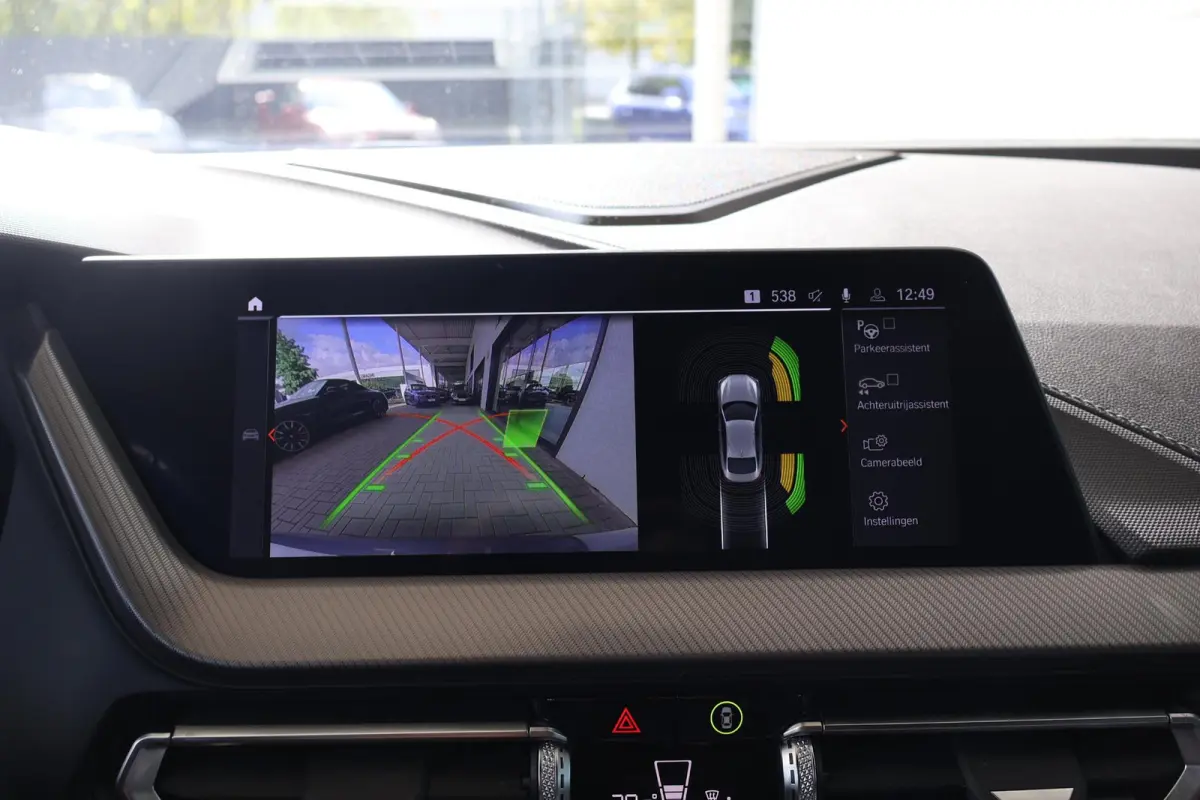 218i | M Sport | Parking Pack | HiFi | Head-Up Display