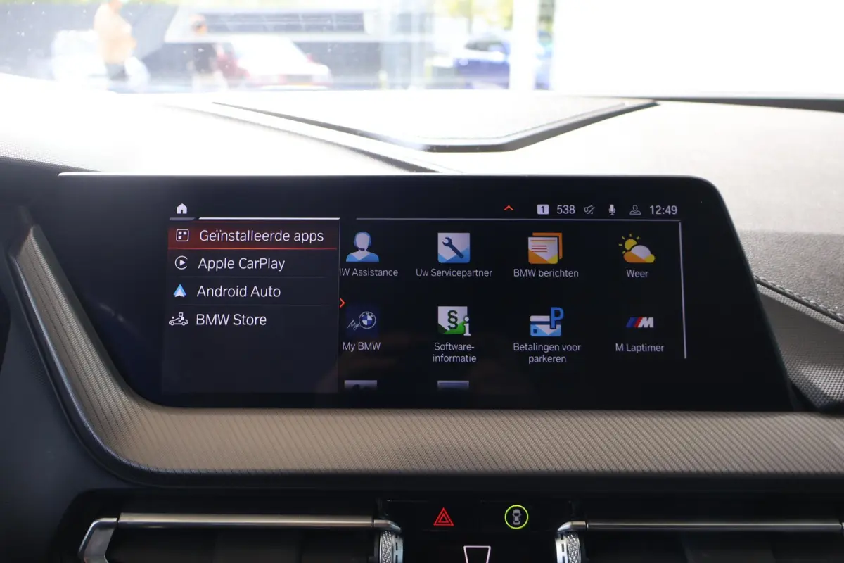 218i | M Sport | Parking Pack | HiFi | Head-Up Display