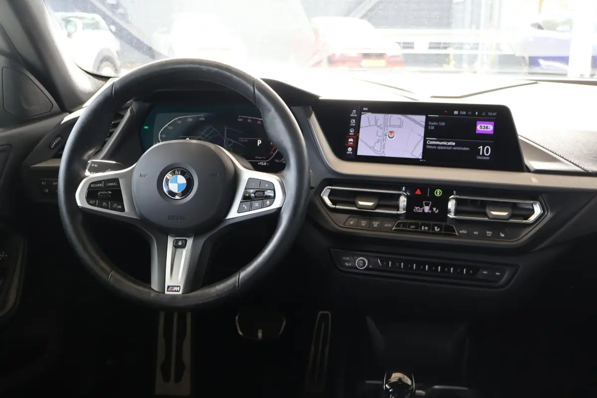 218i | M Sport | Parking Pack | HiFi | Head-Up Display