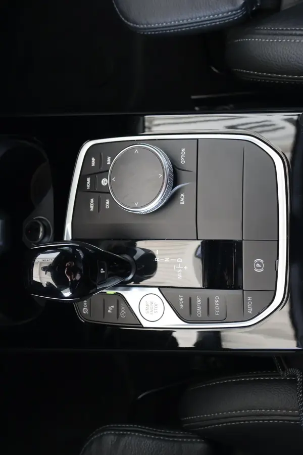 218i | M Sport | Parking Pack | HiFi | Head-Up Display