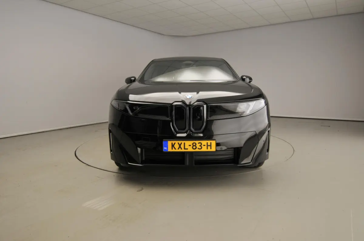 50 xDrive | M-Sportpakket | LED | HUD | Active cruise | SOH 100% | Panoramadak | Trekhaak | DAB | Harman-kardon sound | Alu 22 inch