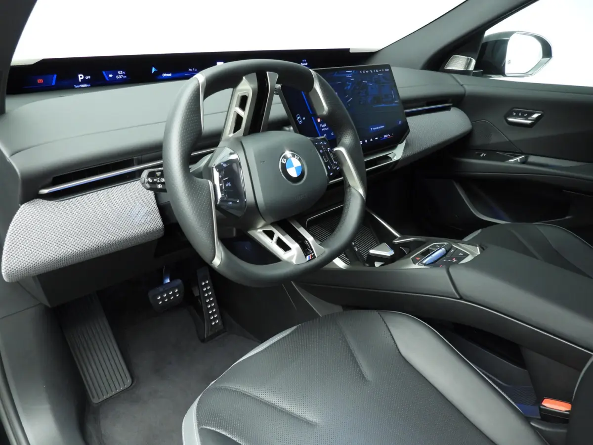 50 xDrive | M-Sportpakket | LED | HUD | Active cruise | SOH 100% | Panoramadak | Trekhaak | DAB | Harman-kardon sound | Alu 22 inch