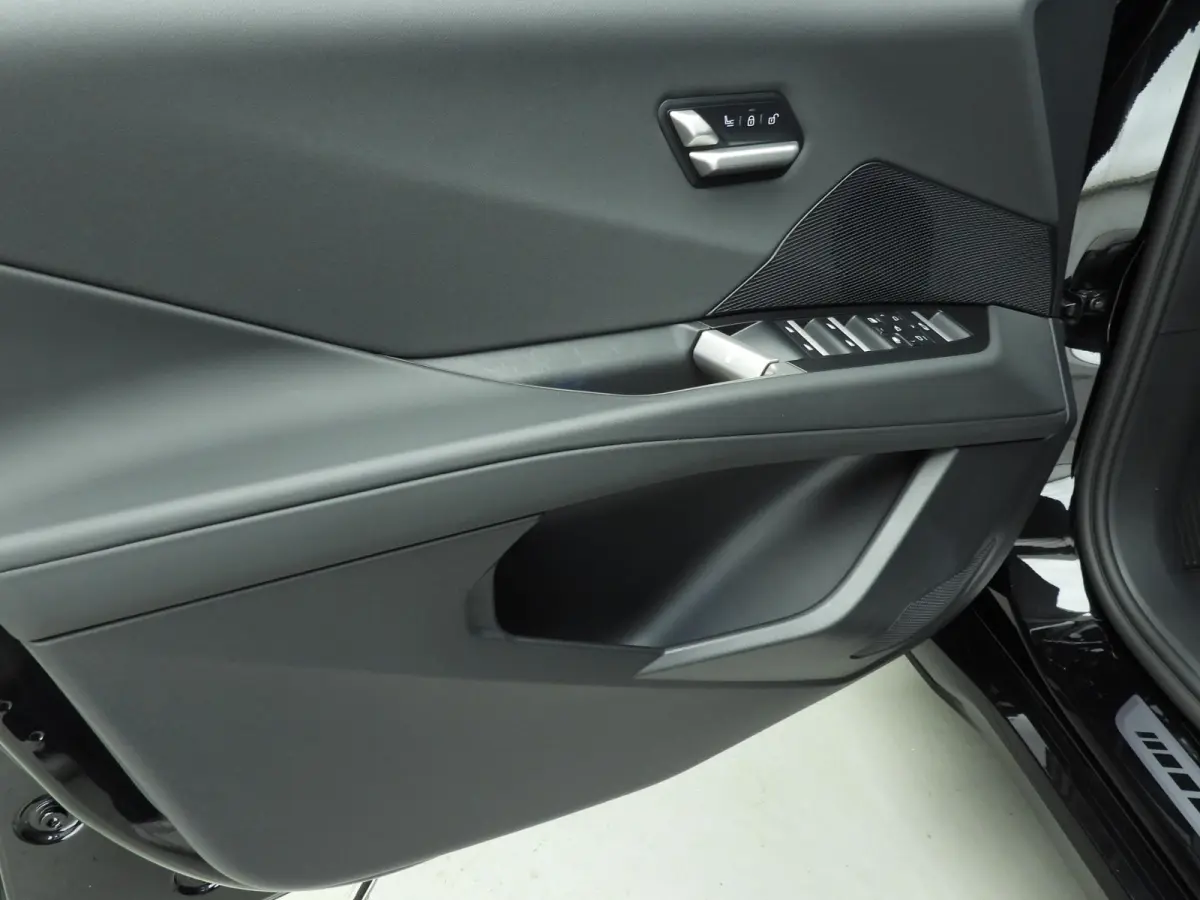 50 xDrive | M-Sportpakket | LED | HUD | Active cruise | SOH 100% | Panoramadak | Trekhaak | DAB | Harman-kardon sound | Alu 22 inch