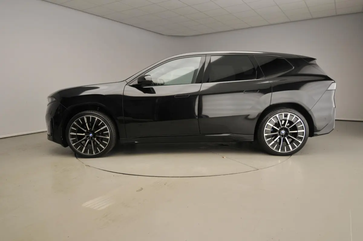 50 xDrive | M-Sportpakket | LED | HUD | Active cruise | SOH 100% | Panoramadak | Trekhaak | DAB | Harman-kardon sound | Alu 22 inch