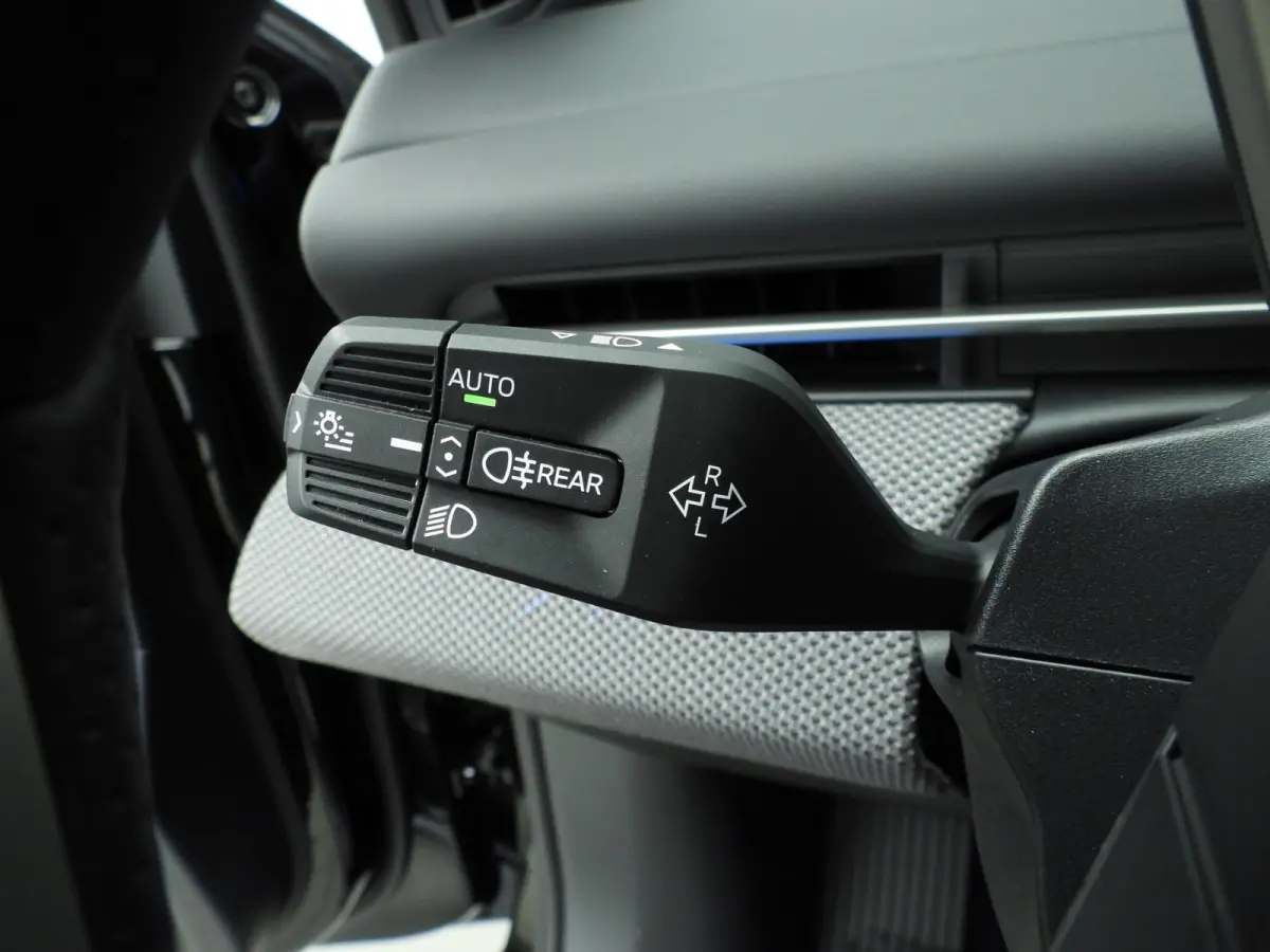 50 xDrive | M-Sportpakket | LED | HUD | Active cruise | SOH 100% | Panoramadak | Trekhaak | DAB | Harman-kardon sound | Alu 22 inch