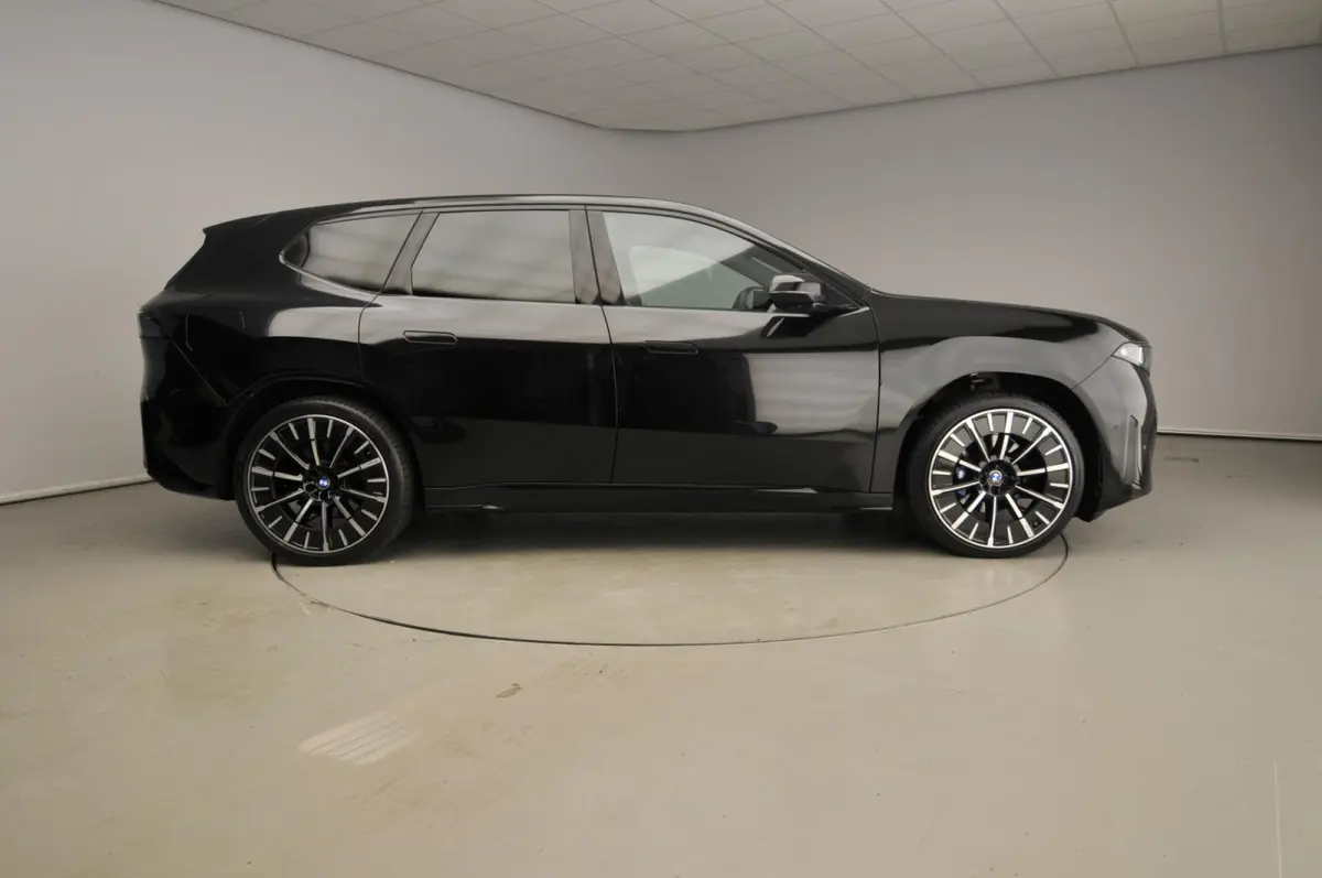 50 xDrive | M-Sportpakket | LED | HUD | Active cruise | SOH 100% | Panoramadak | Trekhaak | DAB | Harman-kardon sound | Alu 22 inch
