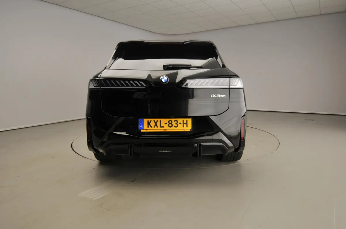 50 xDrive | M-Sportpakket | LED | HUD | Active cruise | SOH 100% | Panoramadak | Trekhaak | DAB | Harman-kardon sound | Alu 22 inch