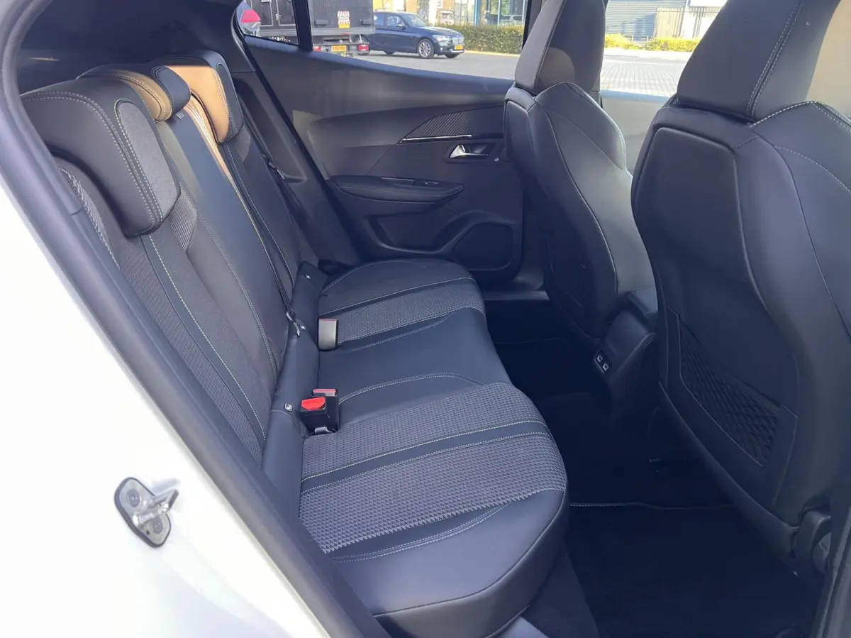 1.2 PureTech GT Pack Automaat Trekhaak Clima Cruise