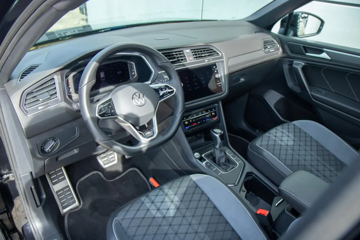1.5 TSI 150pk R-Line Business 7p. | Panoramadak | Trekhaak Wegklapbaar