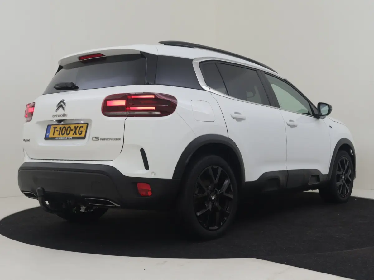 1.6 Plug-in Hybrid 180 Business Plus l Dodehoek Assist l Camera l Parkeersensoren l Navi l Stoelverwarming l Apple Car play / Android l