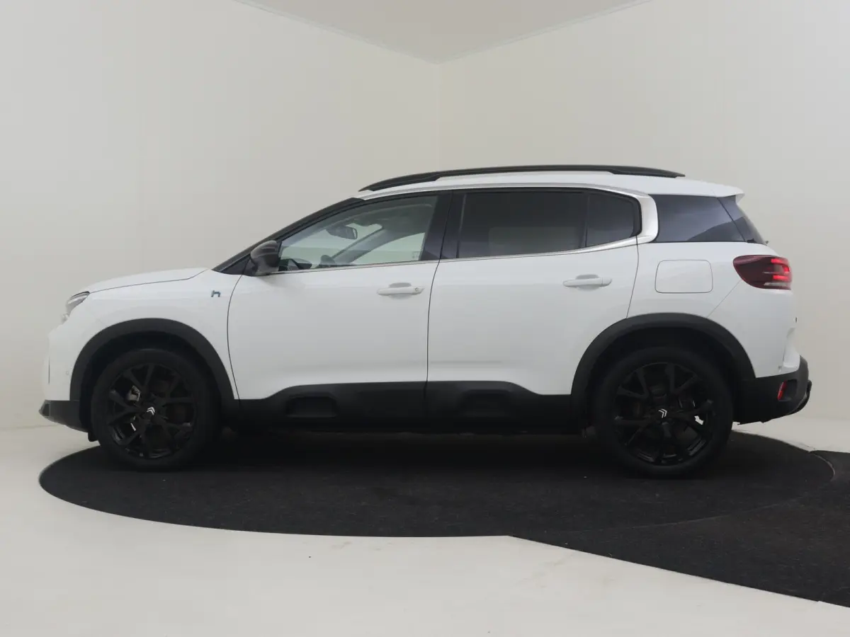 1.6 Plug-in Hybrid 180 Business Plus l Dodehoek Assist l Camera l Parkeersensoren l Navi l Stoelverwarming l Apple Car play / Android l