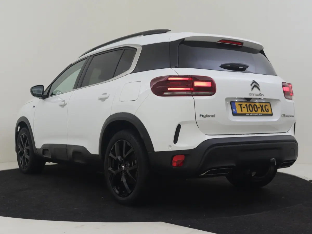 1.6 Plug-in Hybrid 180 Business Plus l Dodehoek Assist l Camera l Parkeersensoren l Navi l Stoelverwarming l Apple Car play / Android l