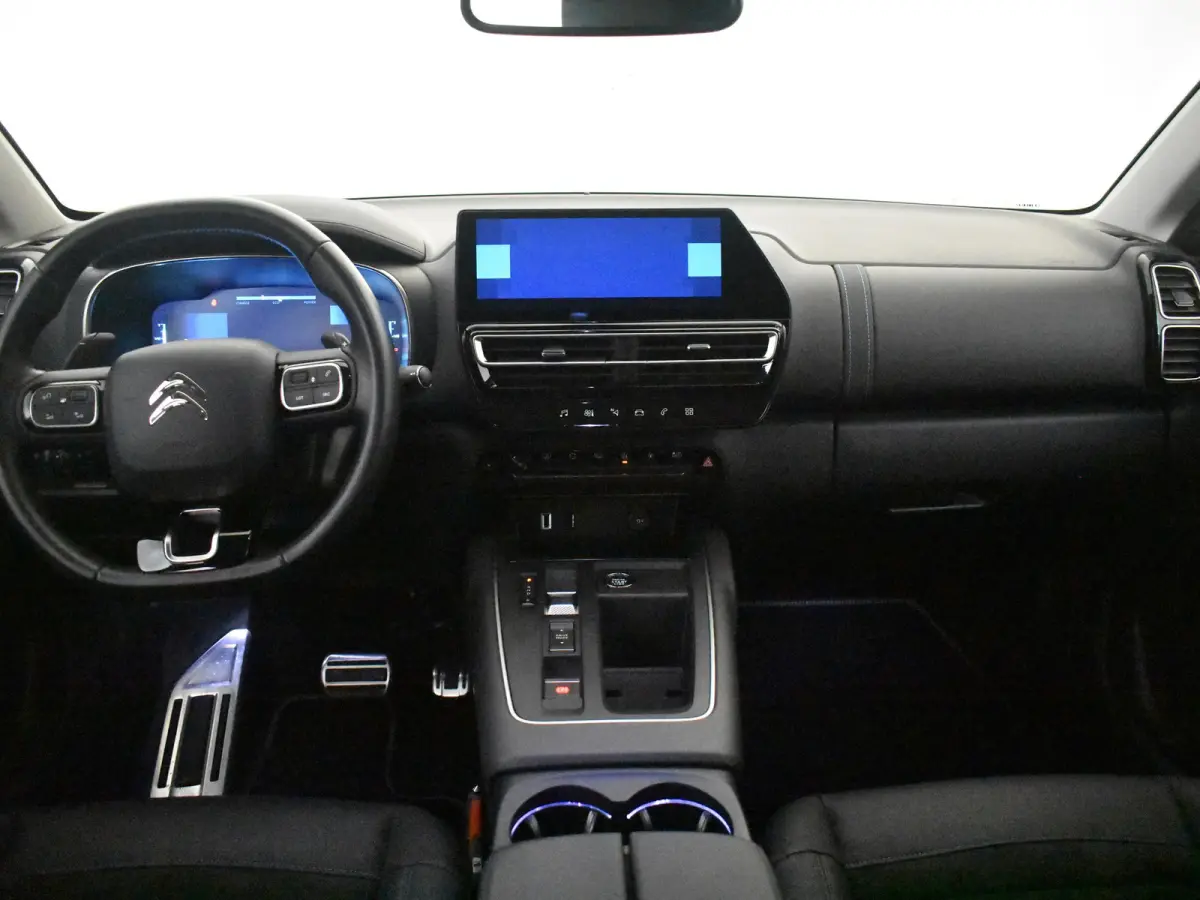 1.6 Plug-in Hybrid 180 Business Plus l Dodehoek Assist l Camera l Parkeersensoren l Navi l Stoelverwarming l Apple Car play / Android l