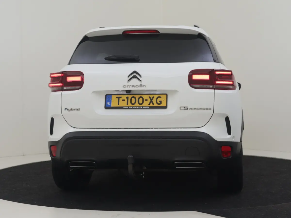 1.6 Plug-in Hybrid 180 Business Plus l Dodehoek Assist l Camera l Parkeersensoren l Navi l Stoelverwarming l Apple Car play / Android l