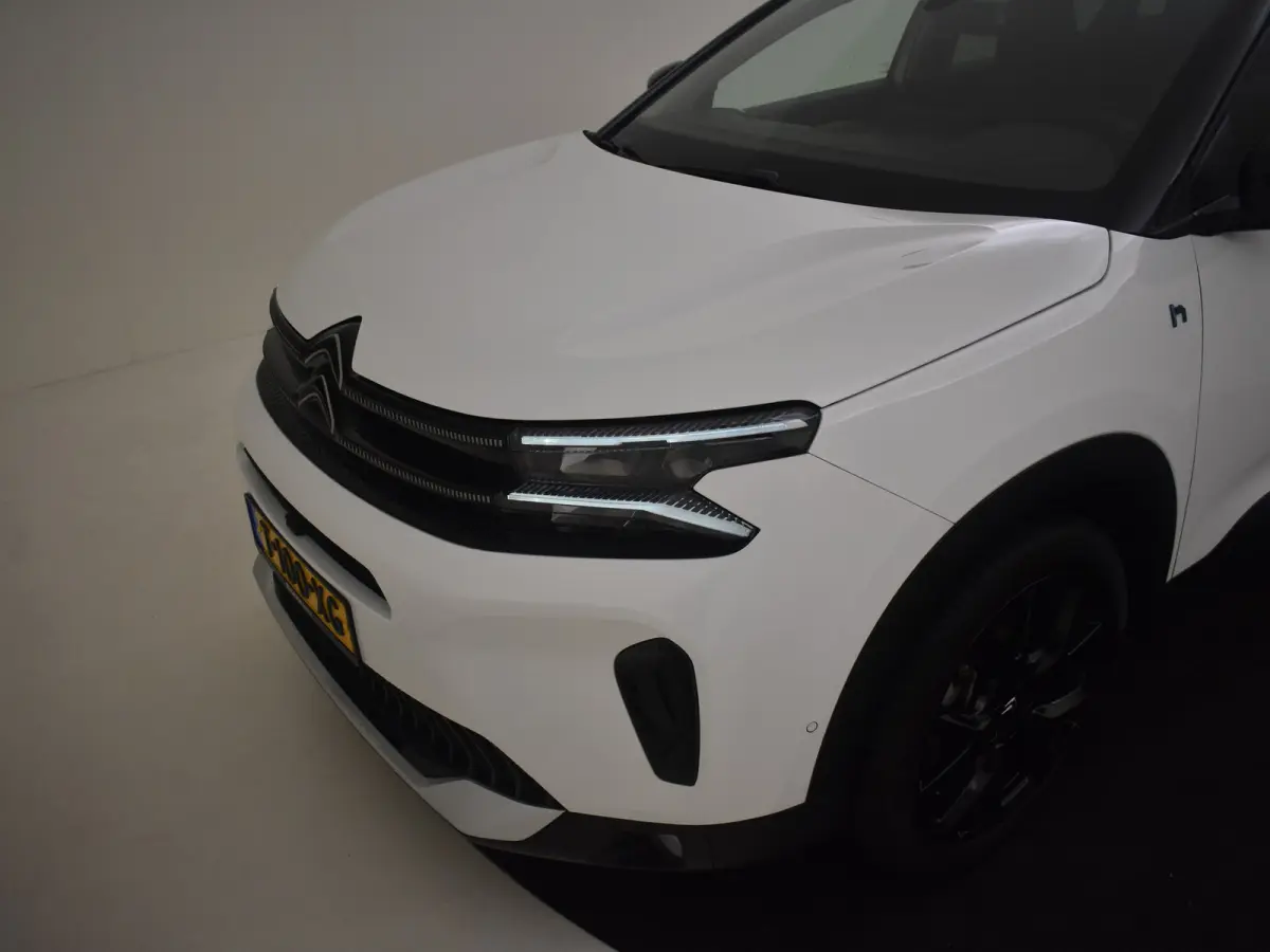 1.6 Plug-in Hybrid 180 Business Plus l Dodehoek Assist l Camera l Parkeersensoren l Navi l Stoelverwarming l Apple Car play / Android l