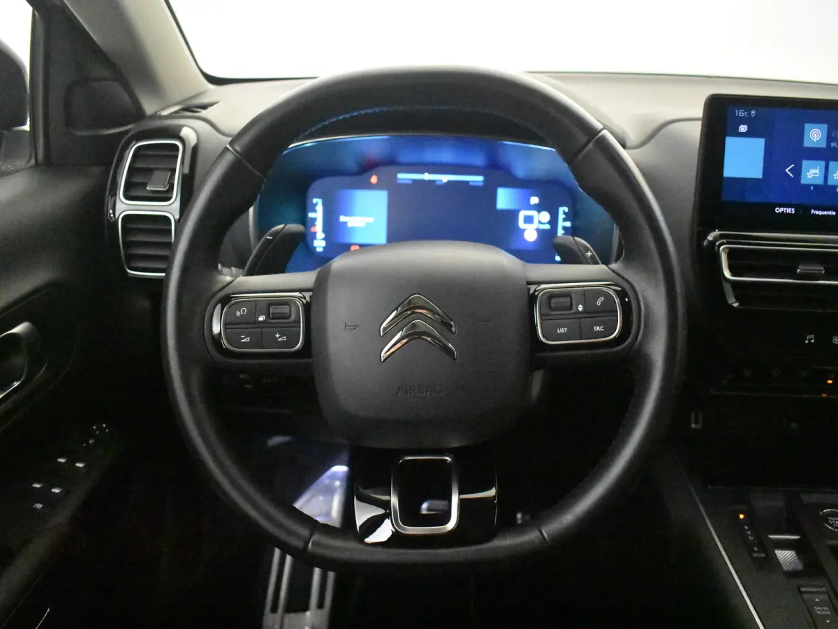 1.6 Plug-in Hybrid 180 Business Plus l Dodehoek Assist l Camera l Parkeersensoren l Navi l Stoelverwarming l Apple Car play / Android l
