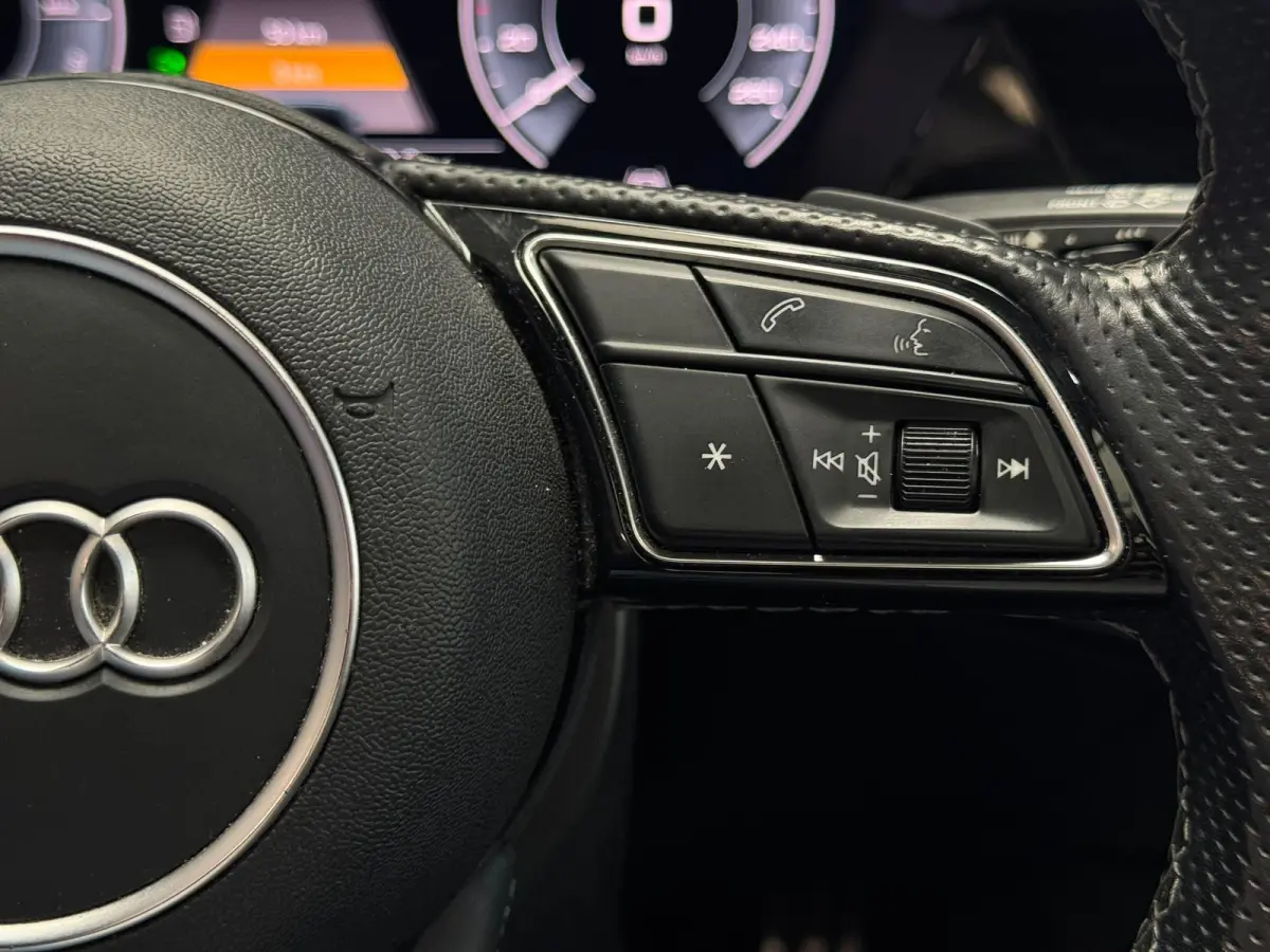 40 TFSI e S-line / pano / camera / led /