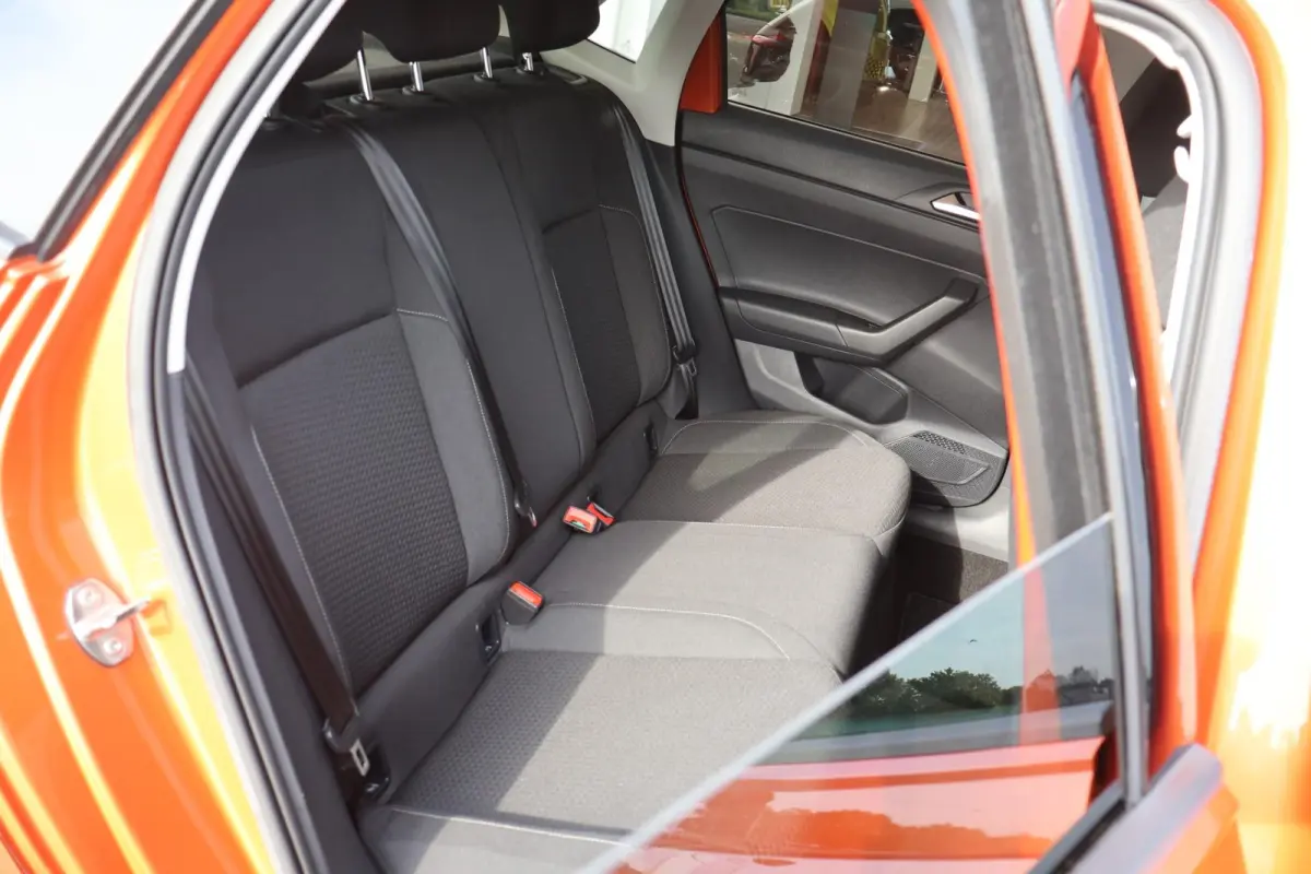 1.0 TSI 95pk Comfortline | ACC | Carplay | Draadloos laden