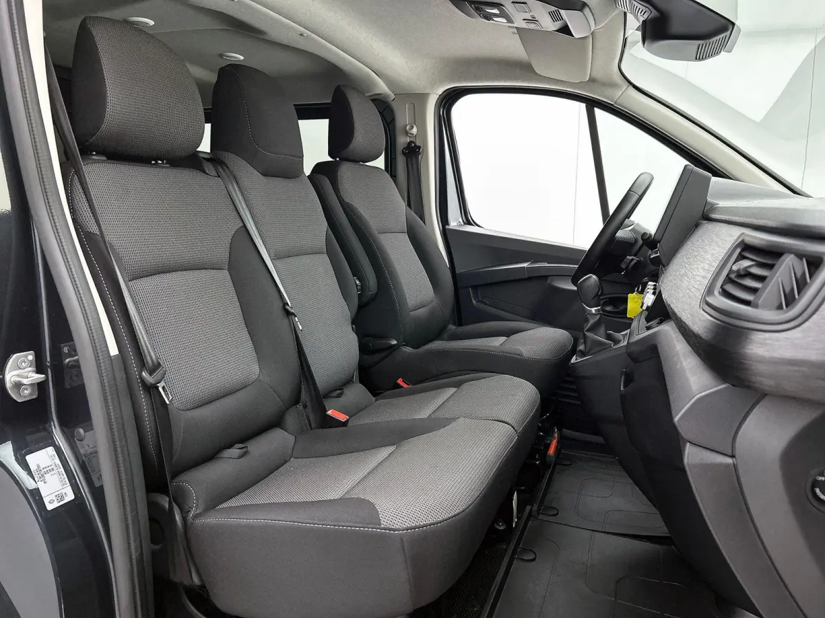 2.0 Blue dCi 150PK Automaat L2H1 Dubbele Cabine Navigatie Airco Lichtmetalen velgen Betimmering Trekhaak Camera Parkeer sensoren Dab