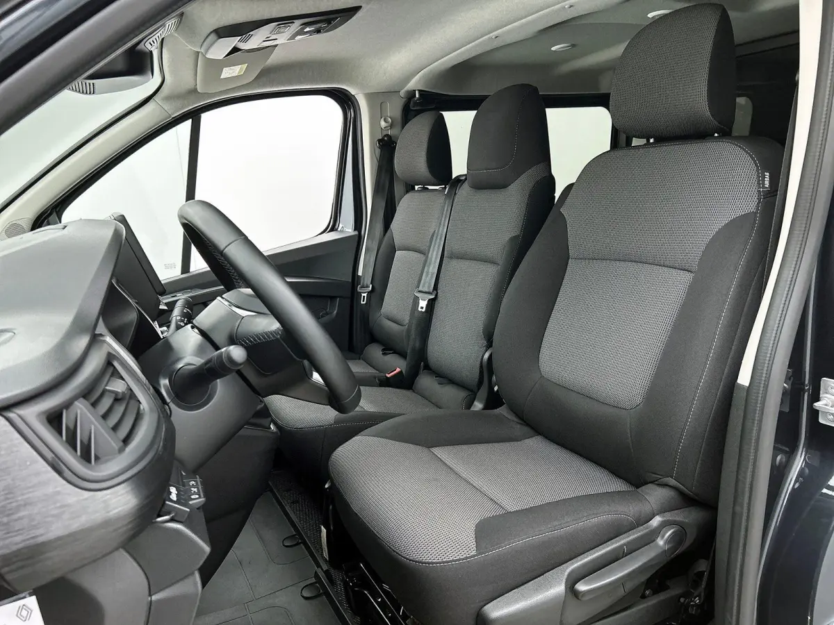 2.0 Blue dCi 150PK Automaat L2H1 Dubbele Cabine Navigatie Airco Lichtmetalen velgen Betimmering Trekhaak Camera Parkeer sensoren Dab