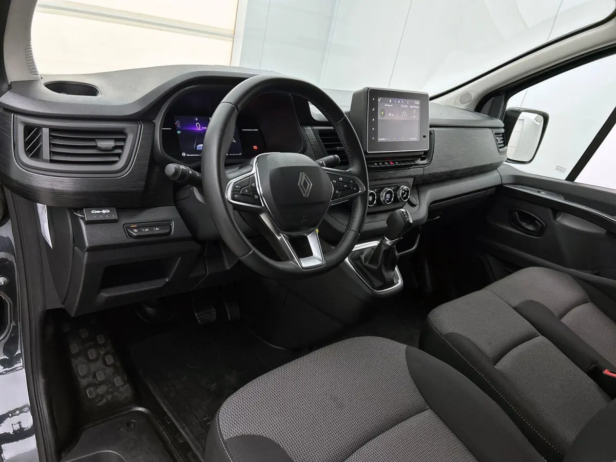 2.0 Blue dCi 150PK Automaat L2H1 Dubbele Cabine Navigatie Airco Lichtmetalen velgen Betimmering Trekhaak Camera Parkeer sensoren Dab