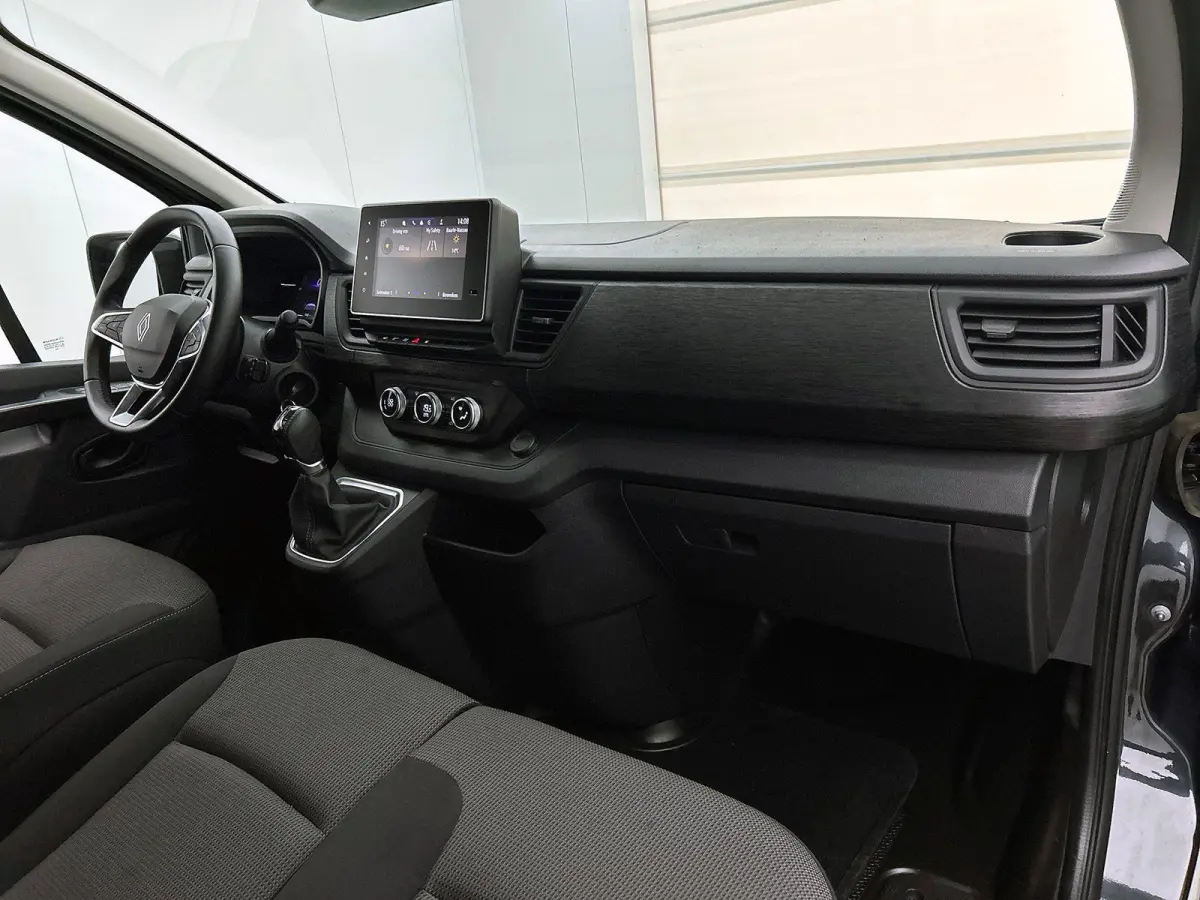 2.0 Blue dCi 150PK Automaat L2H1 Dubbele Cabine Navigatie Airco Lichtmetalen velgen Betimmering Trekhaak Camera Parkeer sensoren Dab
