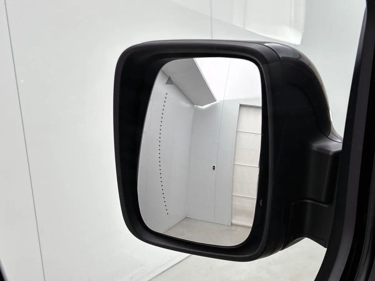 2.0 Blue dCi 150PK Automaat L2H1 Dubbele Cabine Navigatie Airco Lichtmetalen velgen Betimmering Trekhaak Camera Parkeer sensoren Dab