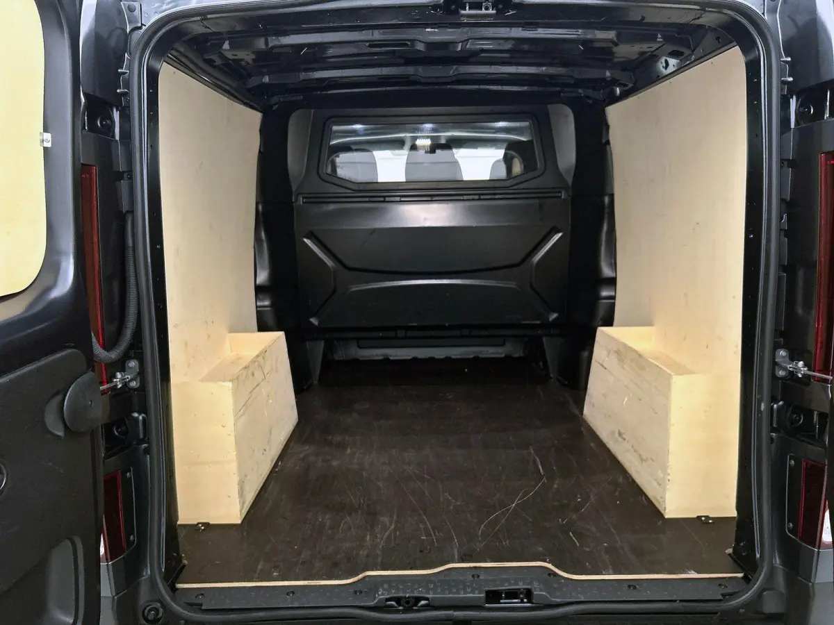 2.0 Blue dCi 150PK Automaat L2H1 Dubbele Cabine Navigatie Airco Lichtmetalen velgen Betimmering Trekhaak Camera Parkeer sensoren Dab