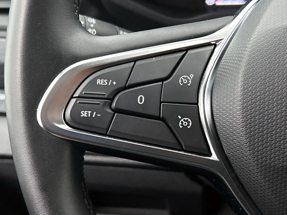 2.0 Blue dCi 150PK Automaat L2H1 Dubbele Cabine Navigatie Airco Lichtmetalen velgen Betimmering Trekhaak Camera Parkeer sensoren Dab
