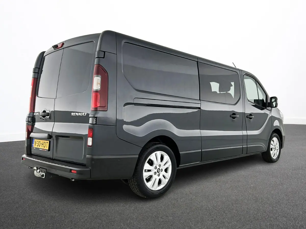 2.0 Blue dCi 150PK Automaat L2H1 Dubbele Cabine Navigatie Airco Lichtmetalen velgen Betimmering Trekhaak Camera Parkeer sensoren Dab