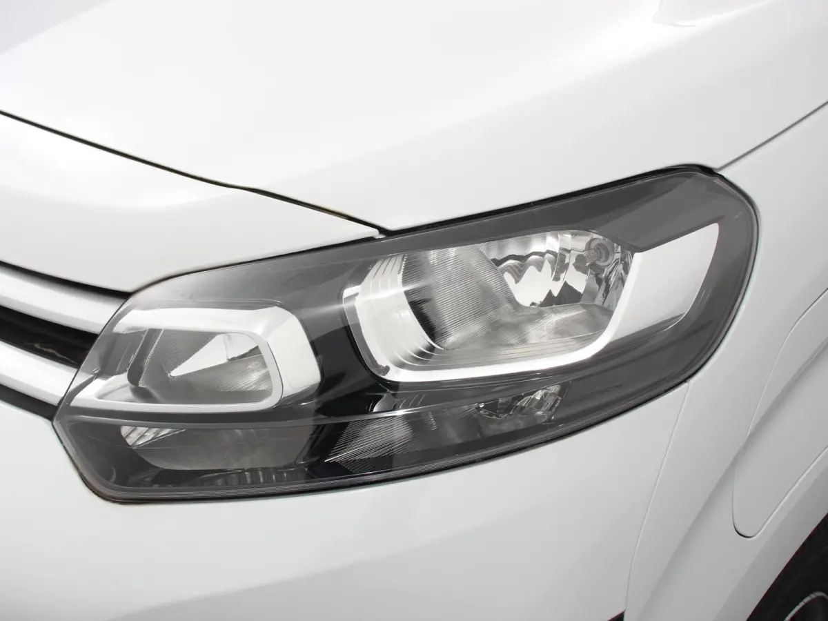 L2 136 Automaat 75 kWh Automatische Airco Multimedia scherm Cruise Control Dab