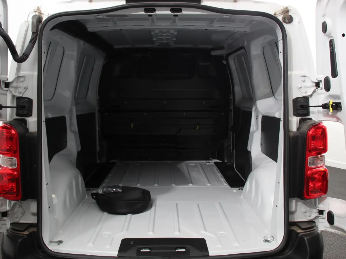 L2 136 Automaat 75 kWh Automatische Airco Multimedia scherm Cruise Control Dab