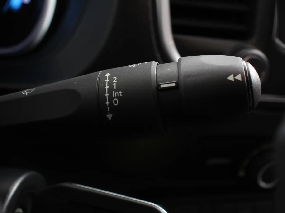 L2 136 Automaat 75 kWh Automatische Airco Multimedia scherm Cruise Control Dab