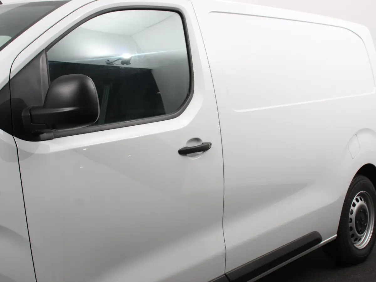 L2 136 Automaat 75 kWh Automatische Airco Multimedia scherm Cruise Control Dab