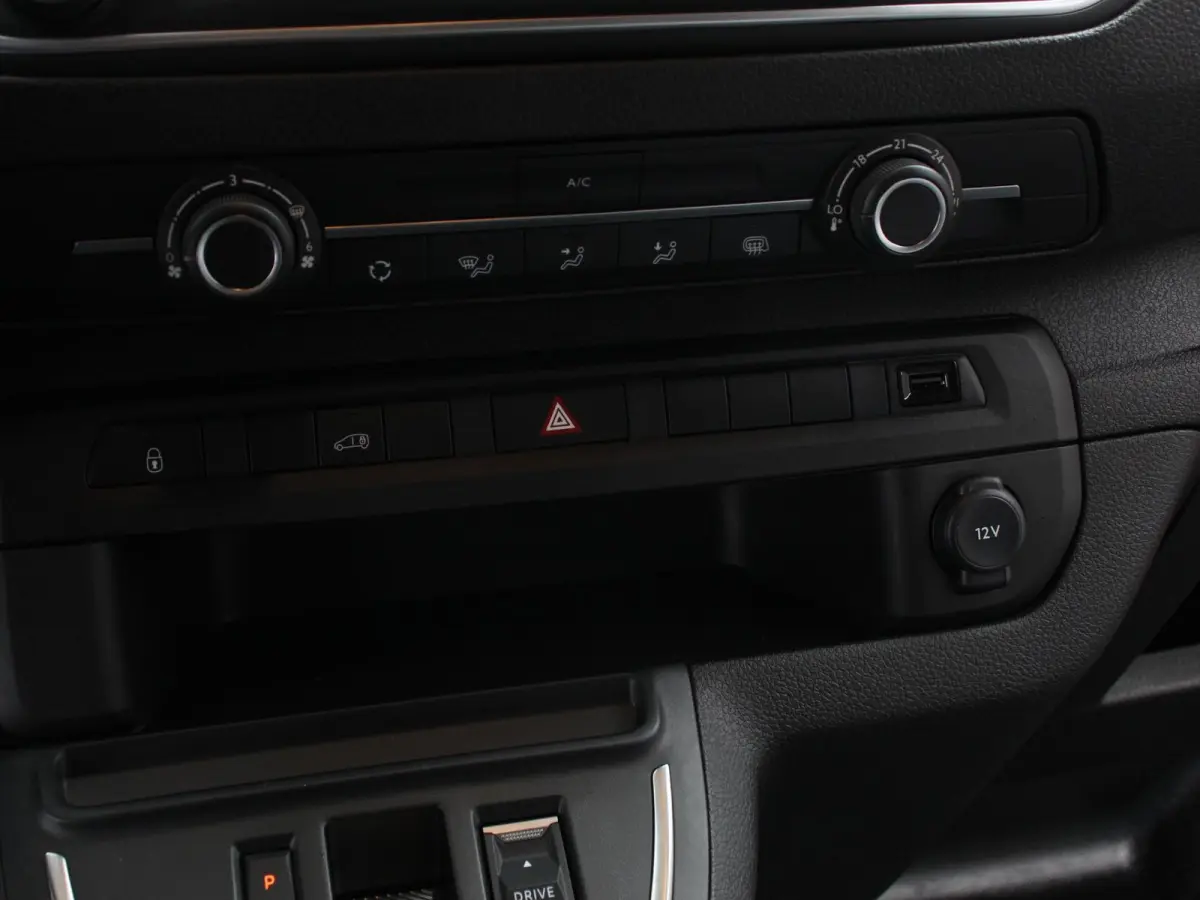 L2 136 Automaat 75 kWh Automatische Airco Multimedia scherm Cruise Control Dab
