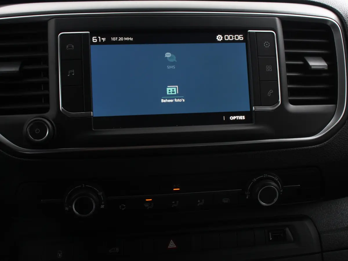 L2 136 Automaat 75 kWh Automatische Airco Multimedia scherm Cruise Control Dab