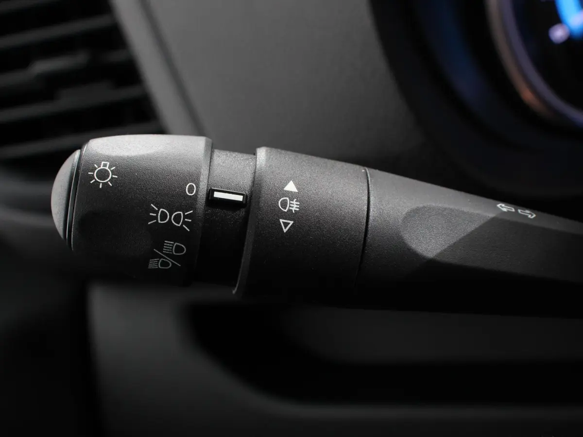 L2 136 Automaat 75 kWh Automatische Airco Multimedia scherm Cruise Control Dab
